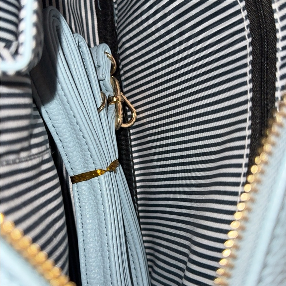 Purse - Picture 2 of 3